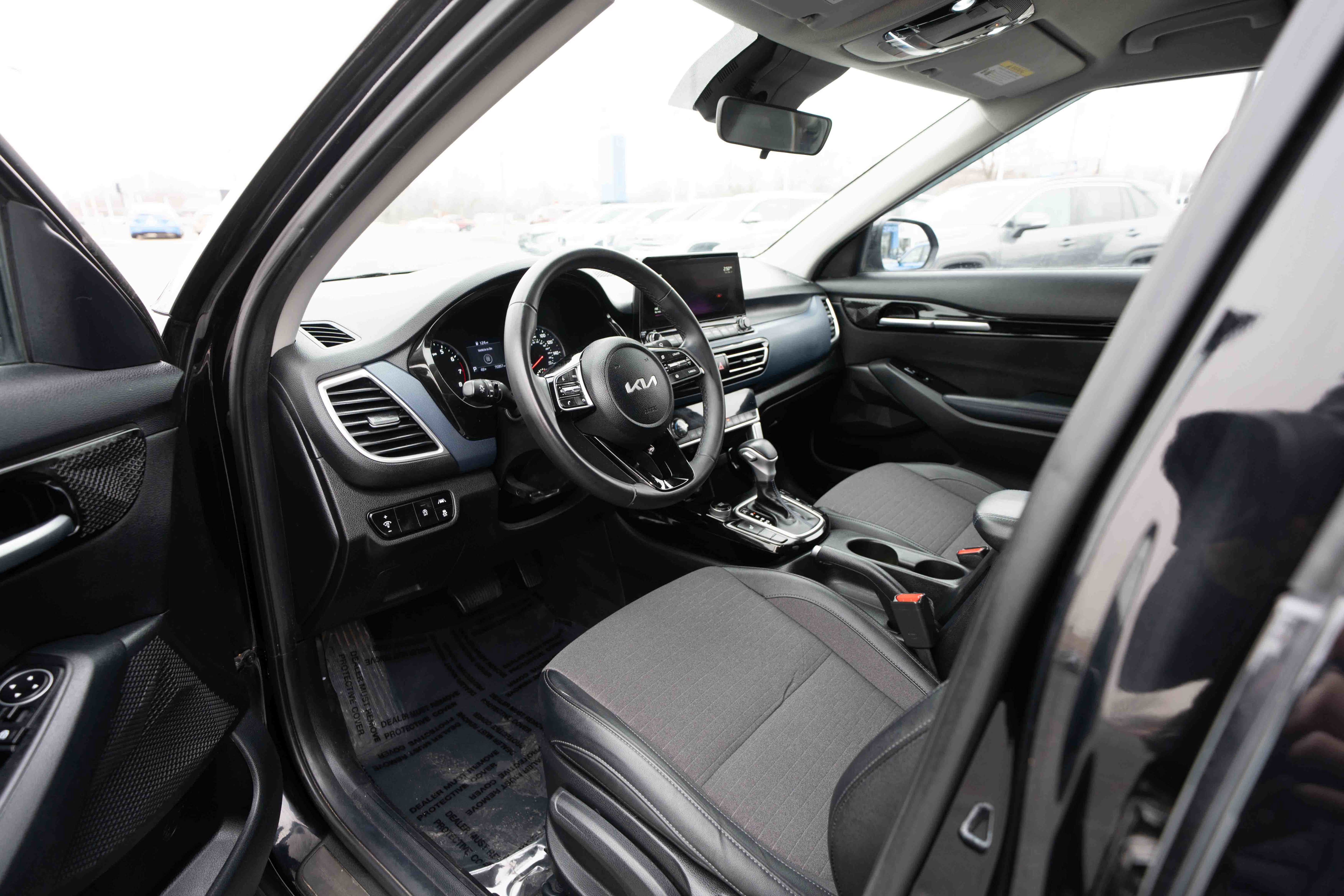 Used 2022 Kia Seltos Nightfall Edition image 8