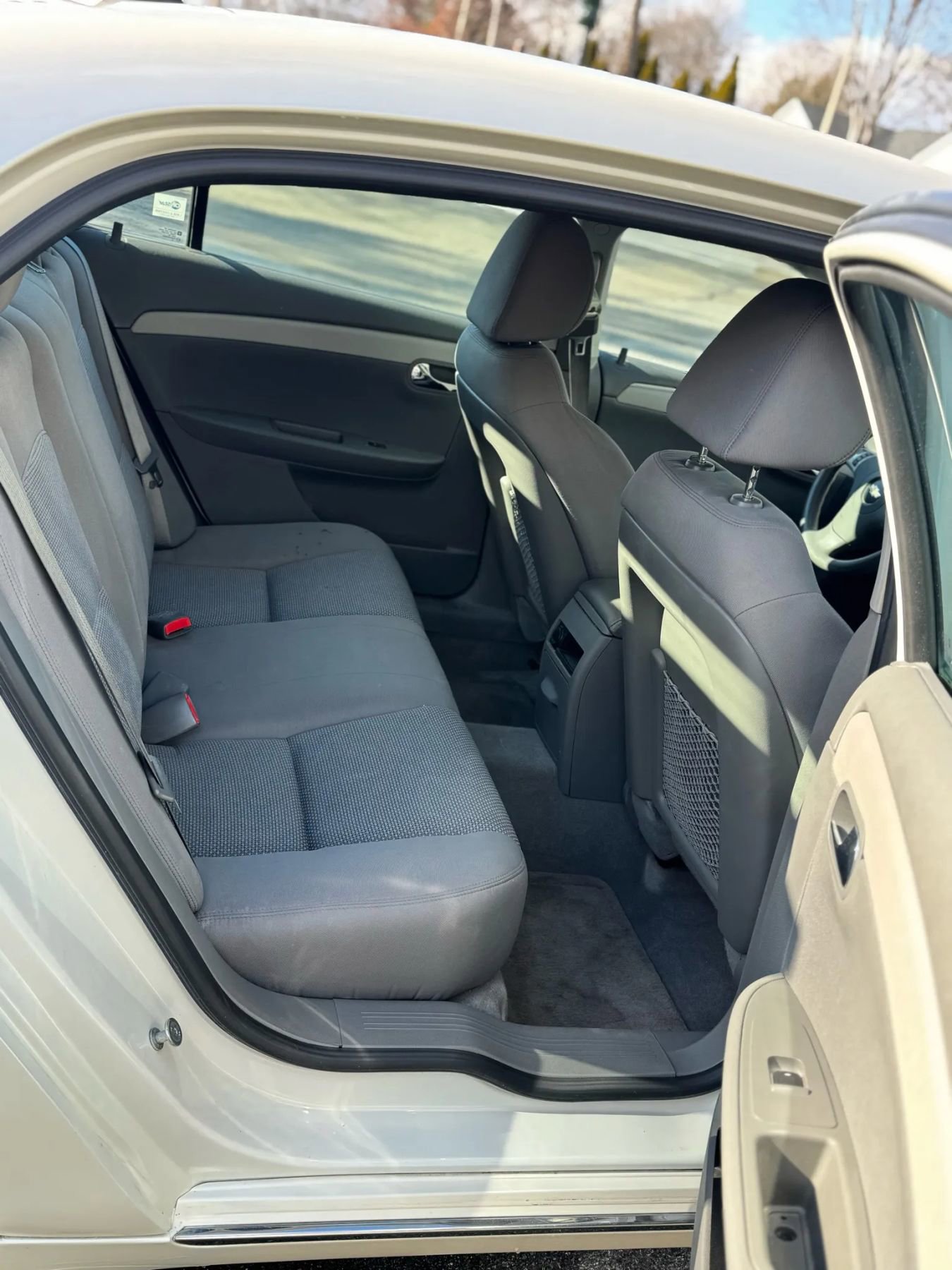 Used 2011 Chevrolet Malibu LT w/ White Diamond Premium Package image 10