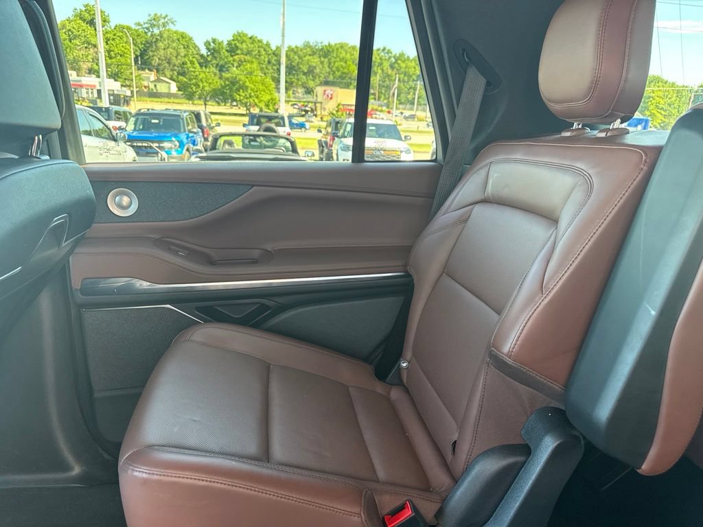 Used 2026 Lincoln Navigator Reserve AWD/4WD image 19
