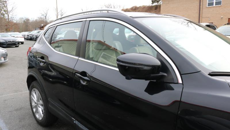 Used 2017 Nissan Rogue Sport SV w/ SV Premium Package image 8