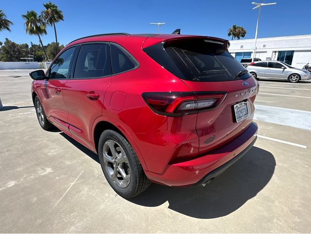 Used 2024 Ford Escape ST-Line w/ Tech Pack #1 FWD image 4