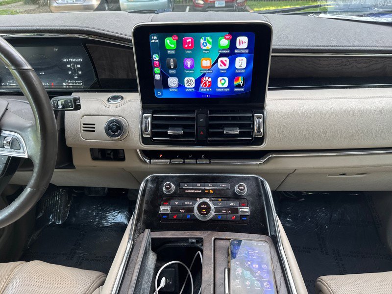 Used 2021 Lincoln Navigator L Reserve w/ Luxury Package AWD/4WD image 21