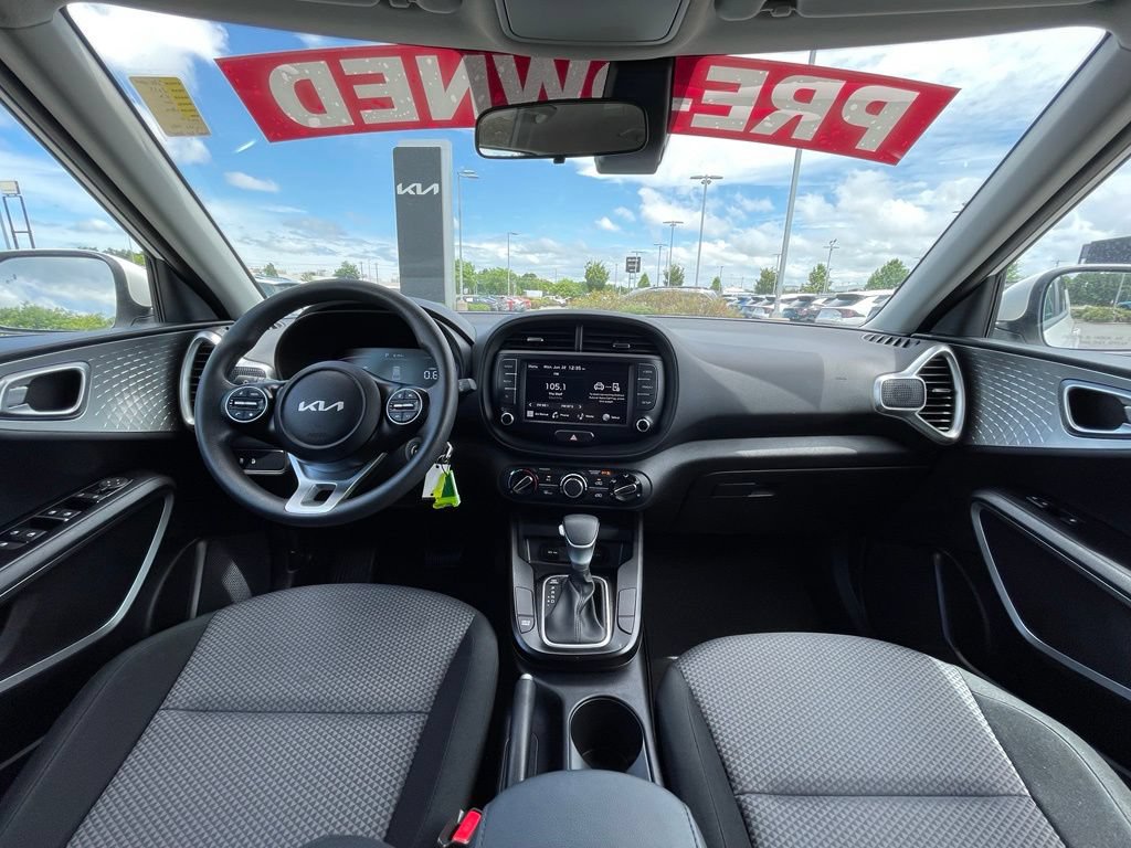 Used 2023 Kia Soul LX w/ Option Group 015 FWD image 28