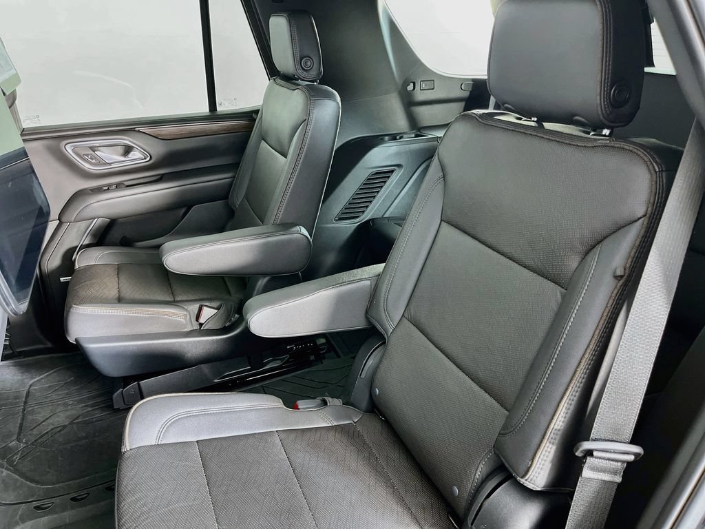 Used 2023 Chevrolet Tahoe High Country w/ Advanced Technology Package AWD/4WD image 32