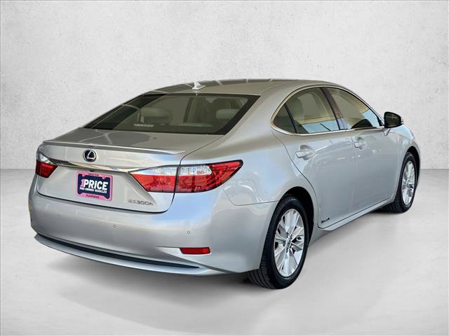 Used 2014 Lexus ES 300h w/ Luxury Package w/Bamboo Trim FWD image 6