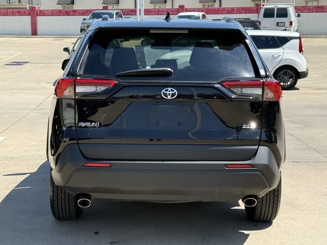 Used 2025 Toyota RAV4 XLE FWD image 5