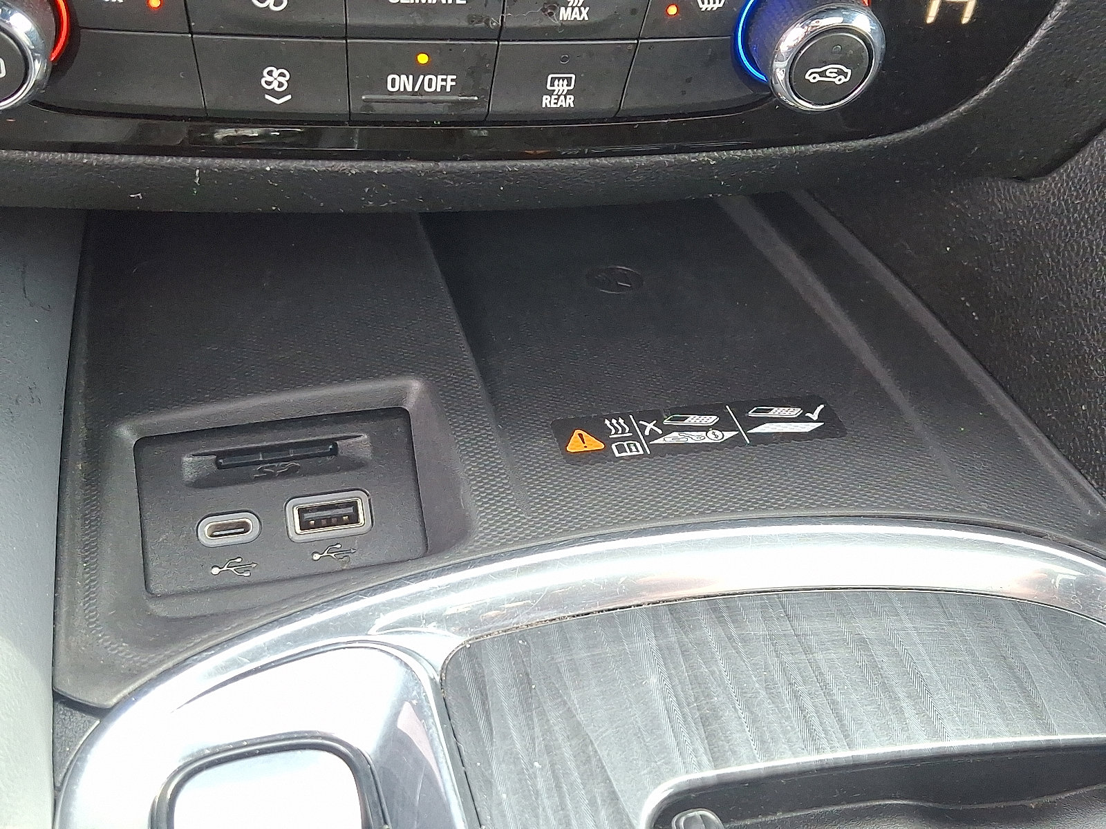 Used 2023 Buick Enclave Essence w/ Experience Buick Package image 25