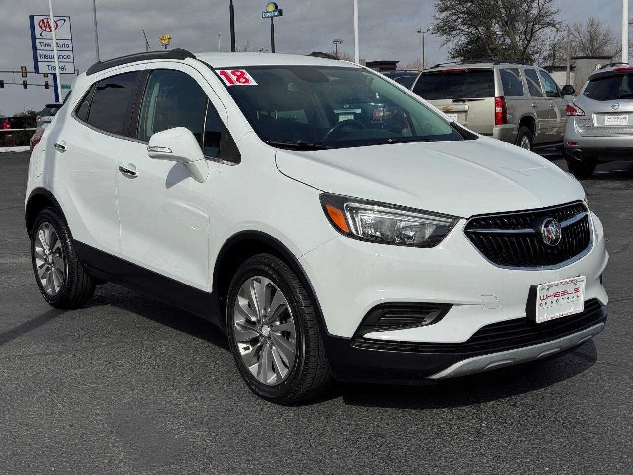 Used 2018 Buick Encore Preferred image 3