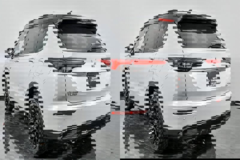 New 2025 Mitsubishi Outlander SEL Black Edition image 7