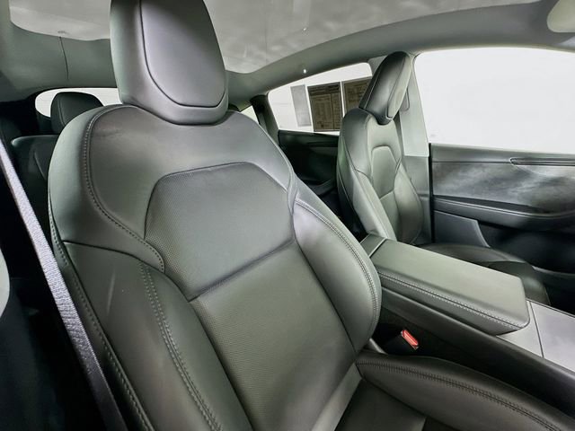 Used 2026 Tesla Model Y Long Range image 26