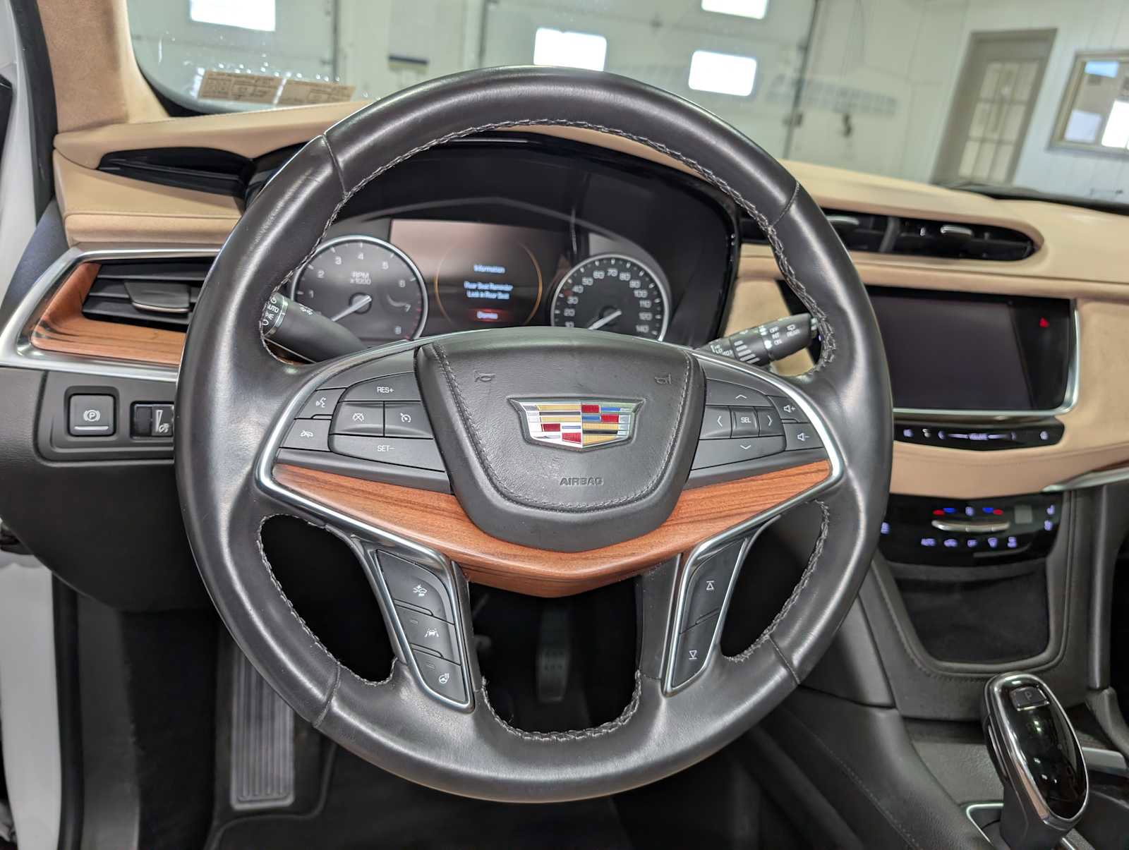 Used 2018 Cadillac XT5 Platinum w/ Driver Assist Package AWD/4WD image 36