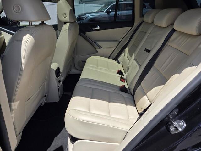 Used 2009 Volkswagen Tiguan SE AWD/4WD image 6