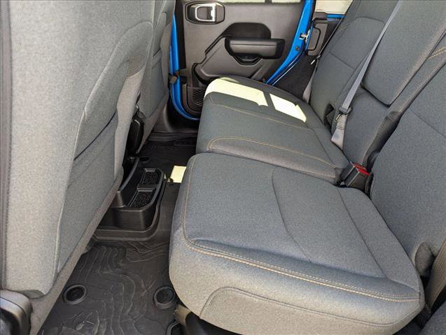 Used 2024 Jeep Wrangler Unlimited w/ Convenience Group AWD/4WD image 17