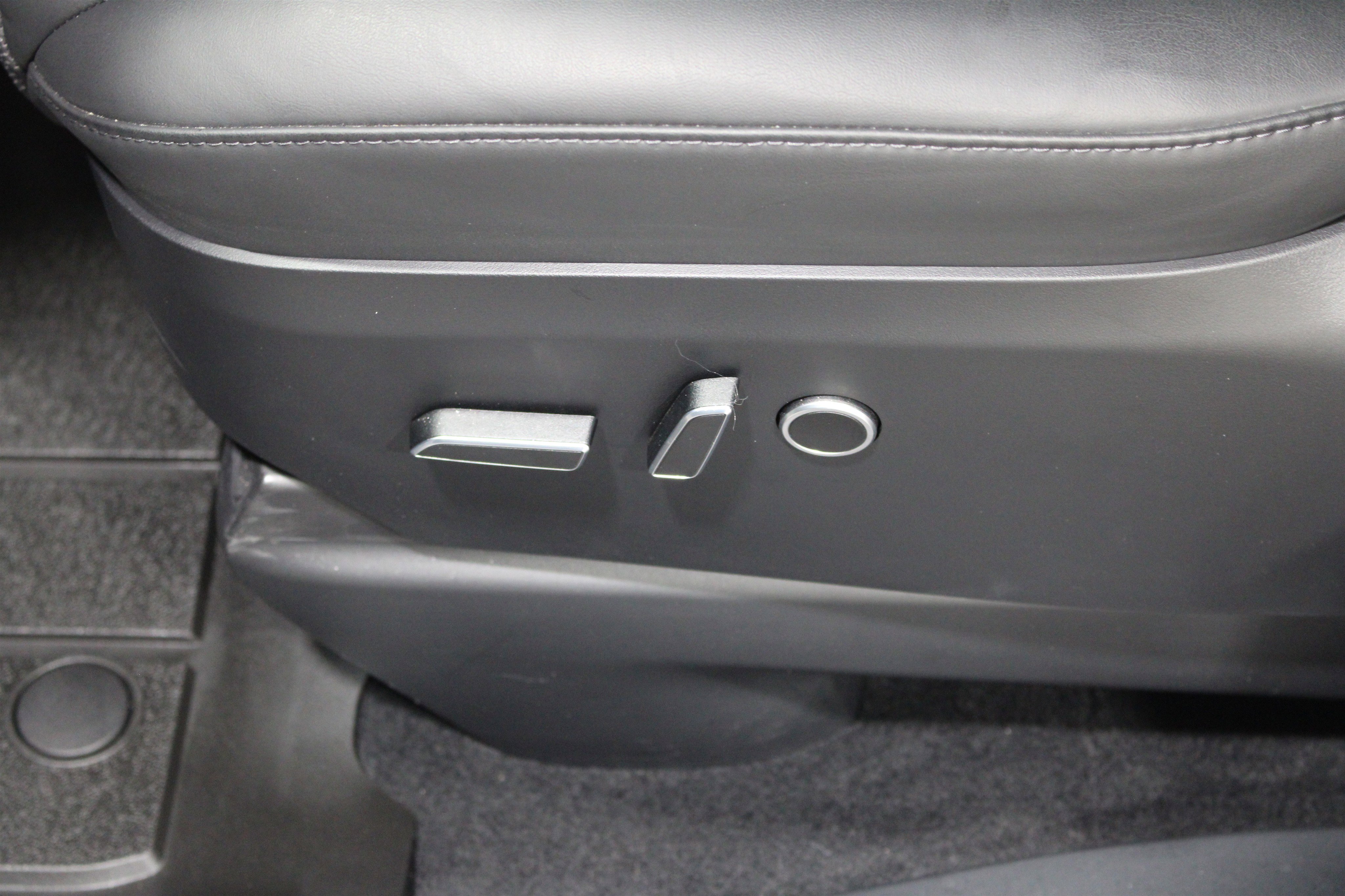 Used 2024 Tesla Model X Plaid AWD/4WD image 5