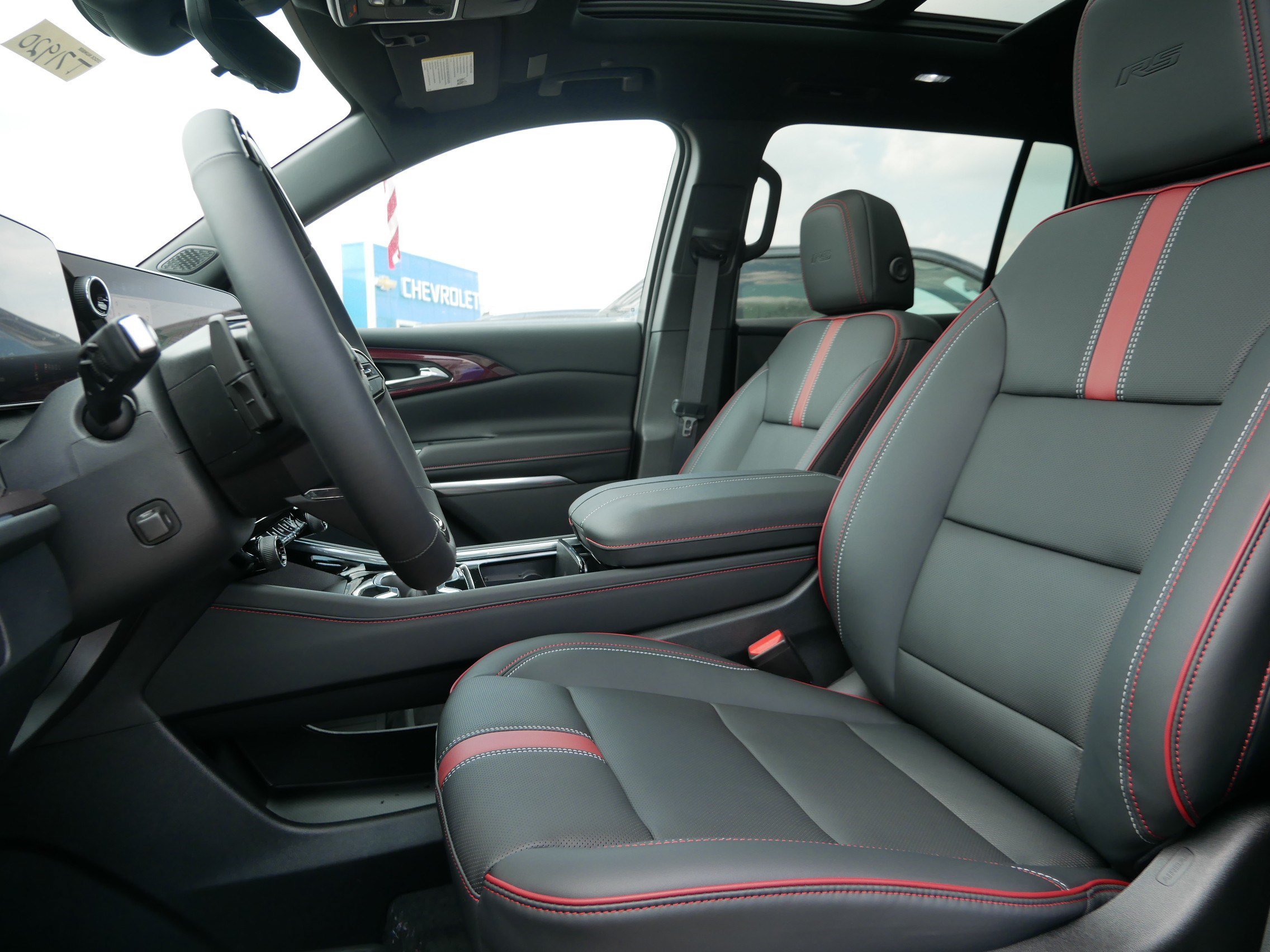 New 2027 Chevrolet Traverse RS w/ LPO, Floor Liner Package AWD/4WD image 3