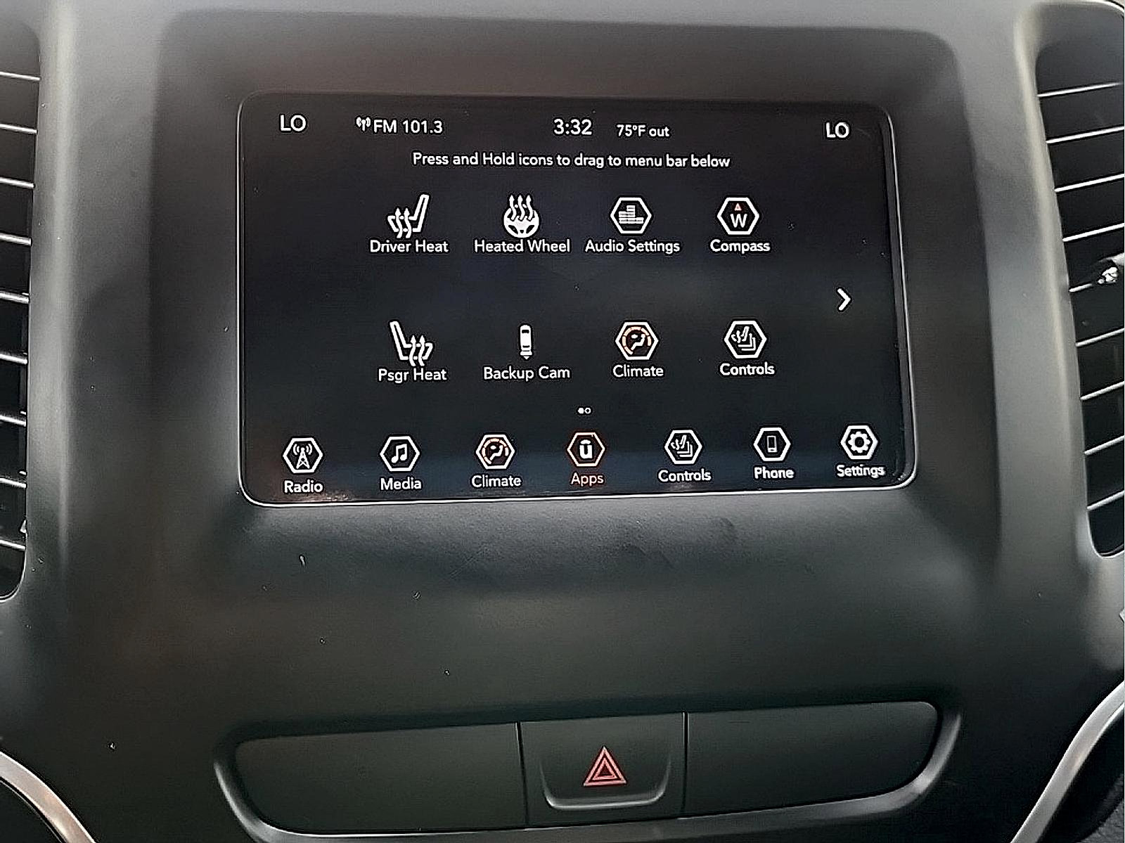 Used 2019 Jeep Cherokee Latitude Plus w/ Comfort/Convenience Group AWD/4WD image 23