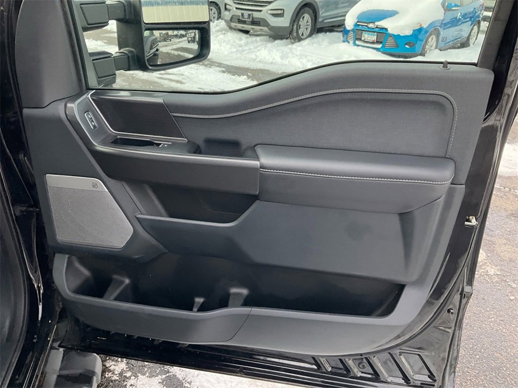 Used 2025 Ford F150 Lariat w/ Equipment Group 501A Mid image 16