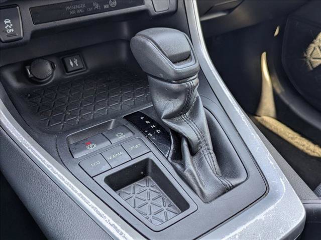 Used 2019 Toyota RAV4 XLE w/ Carpet Mat Package FWD image 12