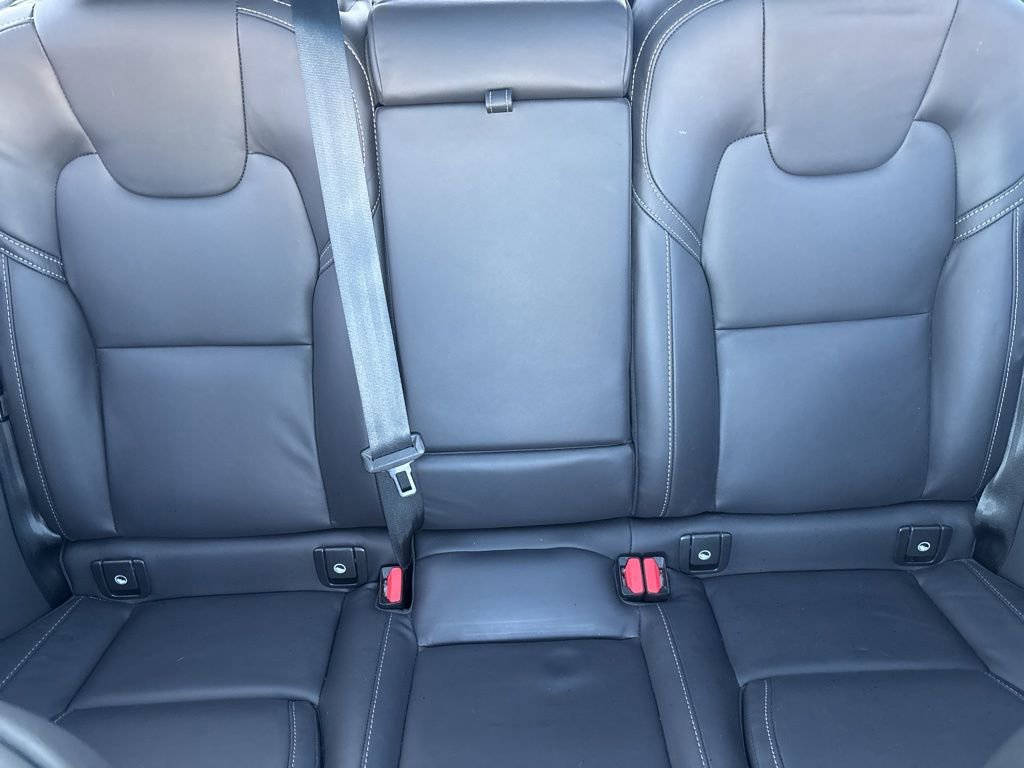 Certified 2024 Volvo XC60 T8 Ultimate w/ Protection Package Premier image 37