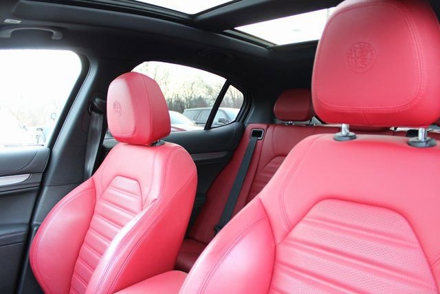 Used 2024 Alfa Romeo Stelvio Veloce image 15