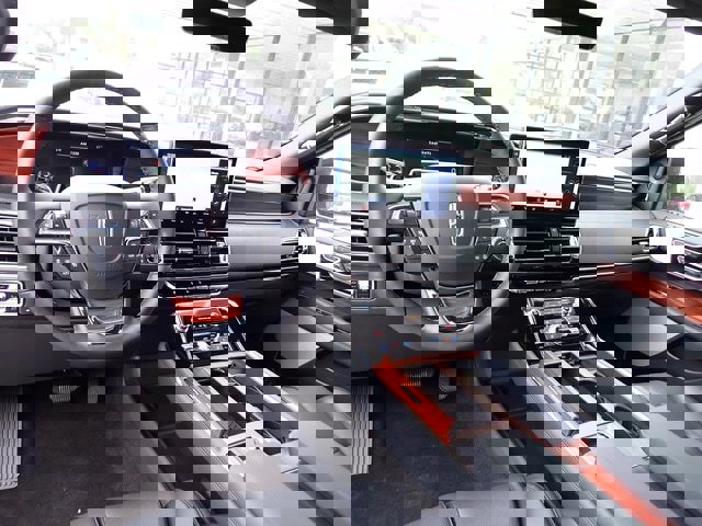 New 2024 Lincoln Navigator L Reserve image 17