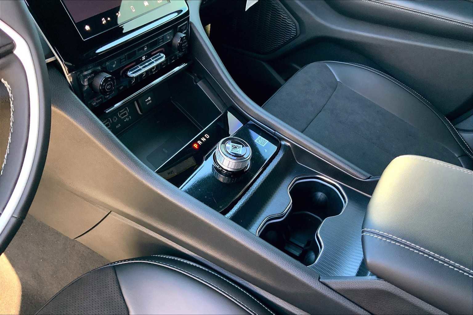 New 2025 Jeep Grand Cherokee L Laredo image 7