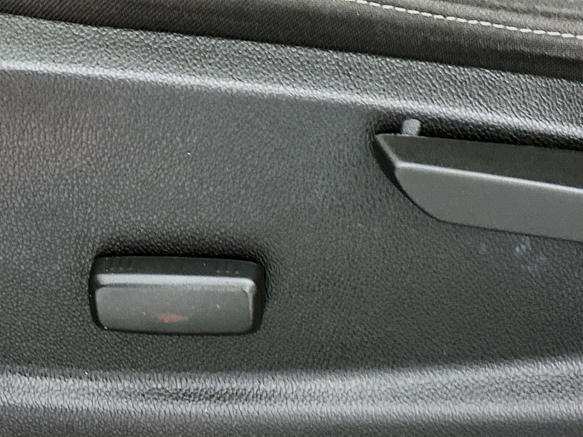 Used 2022 Chevrolet Colorado LT w/ Fleet Safety Package image 13