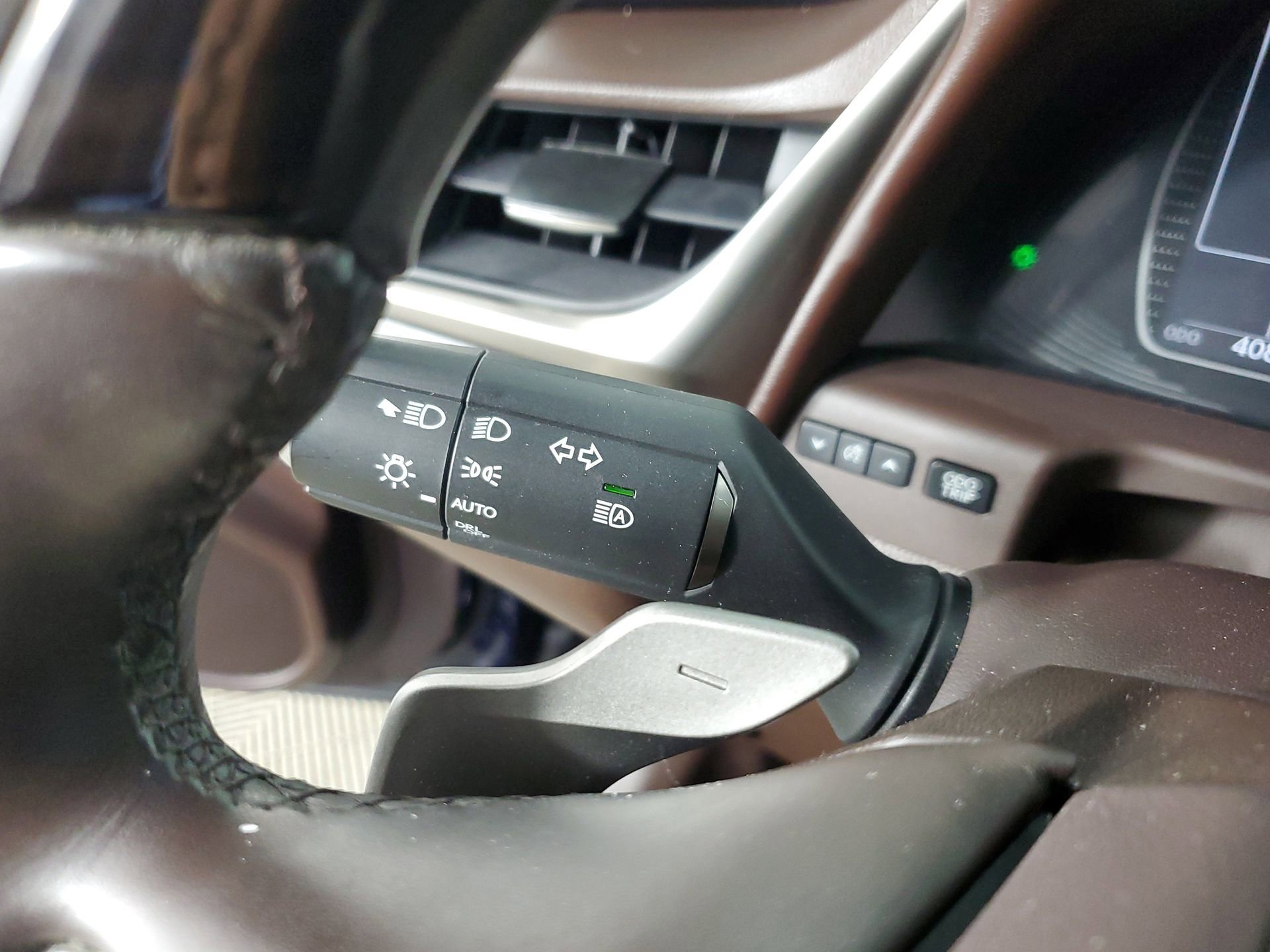 Used 2020 Lexus ES 350 w/ Premium Package image 36