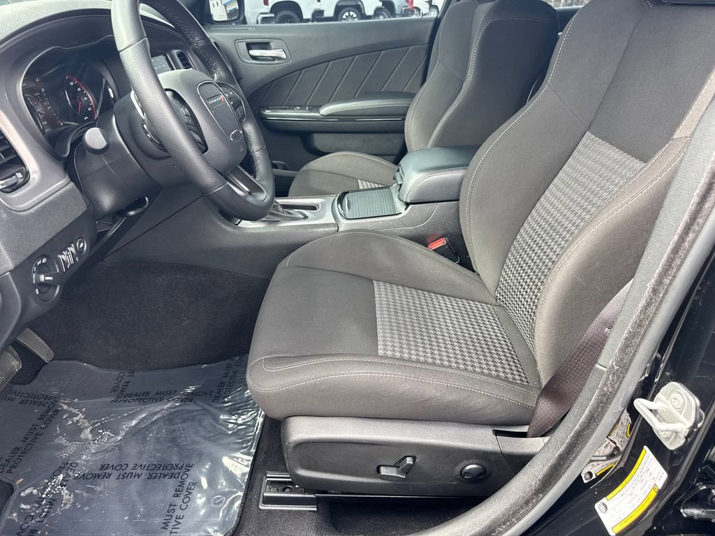 Used 2023 Dodge Charger R/T w/ Blacktop Package image 10