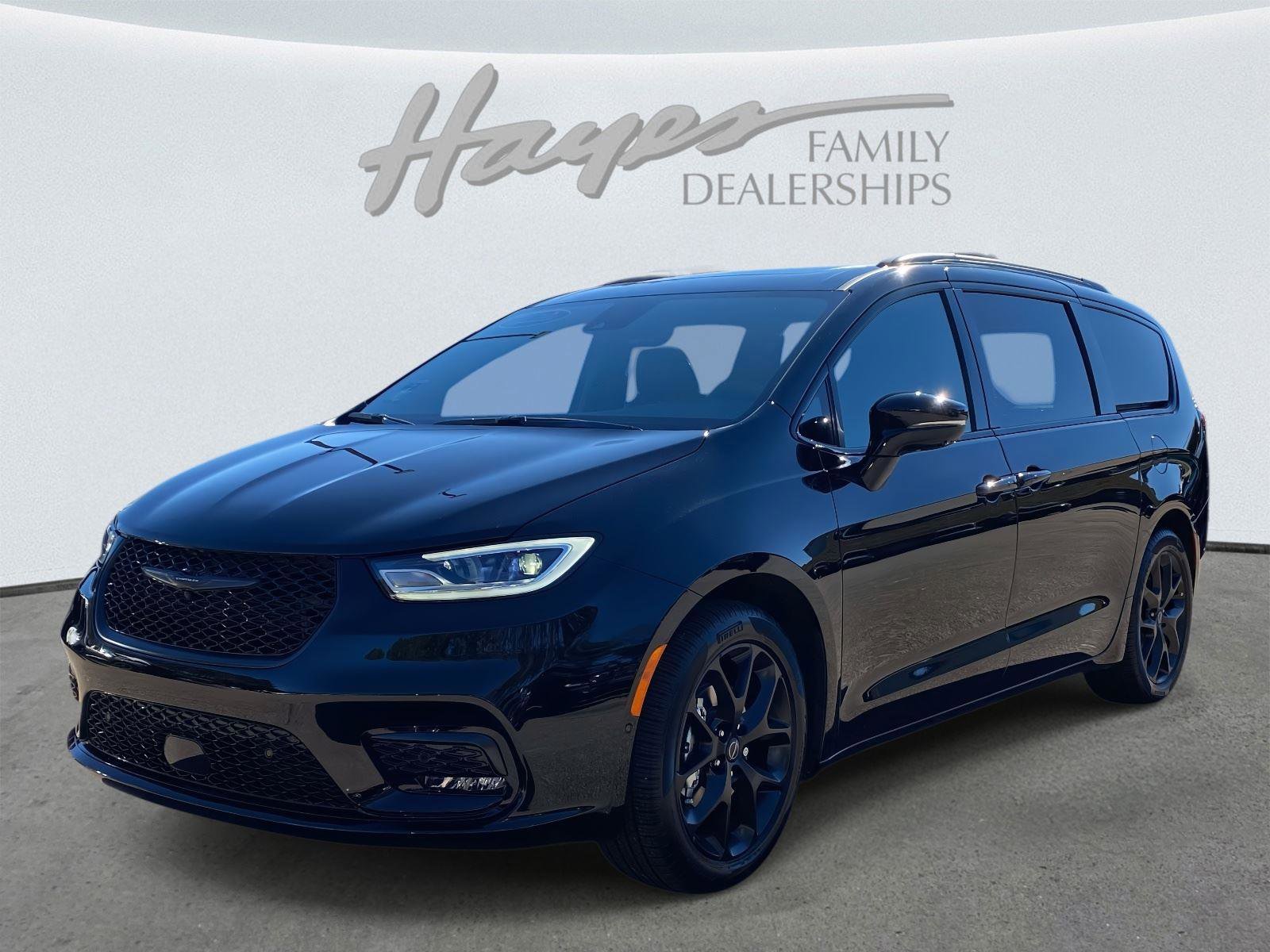 New 2026 Chrysler Pacifica Limited w/ S Appearance Package FWD image 15