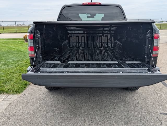 Used 2022 Nissan Frontier SV RWD image 8