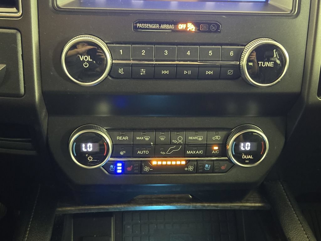 Used 2020 Ford Expedition Max Limited w/ Equipment Group 301A RWD image 19