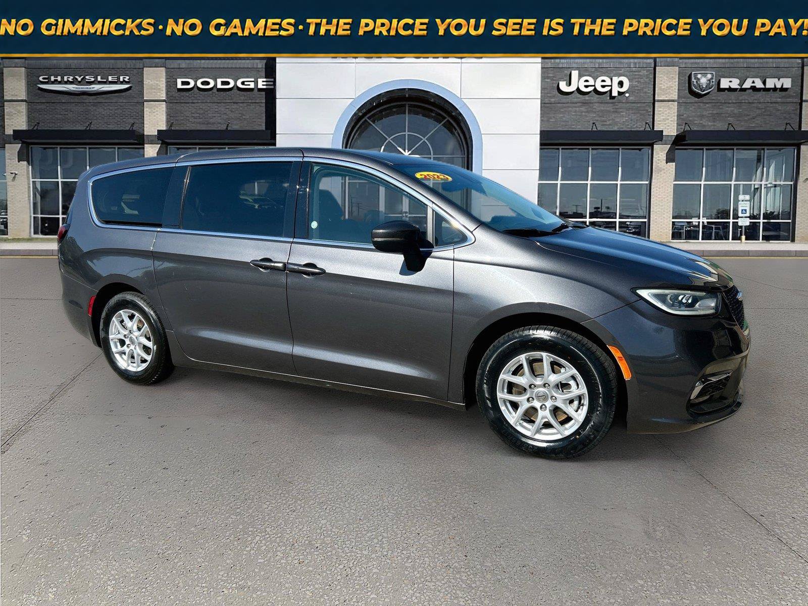 Used 2023 Chrysler Pacifica Touring-L