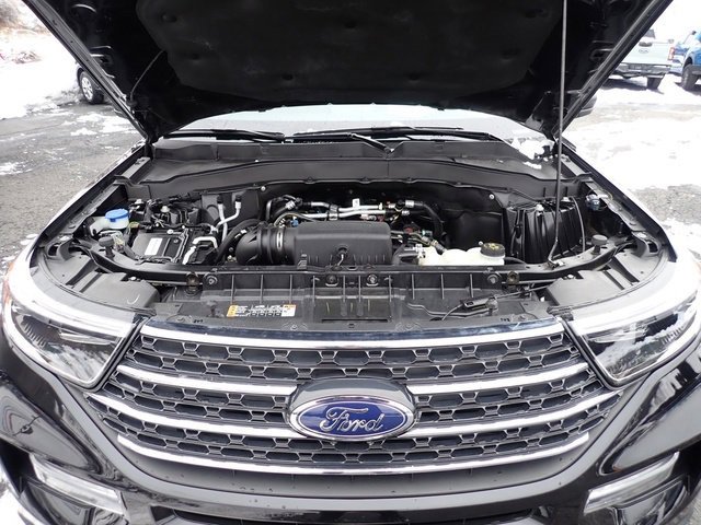 Certified 2024 Ford Explorer XLT w/ Equipment Group 202A image 15