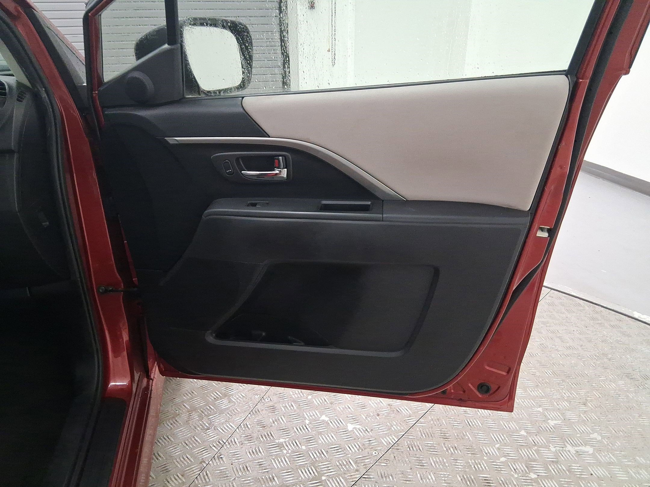 Used 2013 MAZDA MAZDA5 Touring image 25