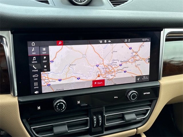 Used 2023 Porsche Macan Turbo image 18