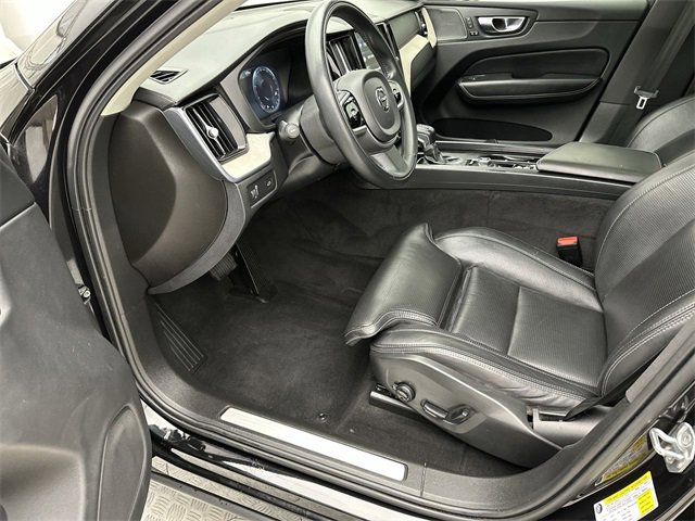 Used 2021 Volvo XC60 T5 Inscription w/ Advanced Package image 11