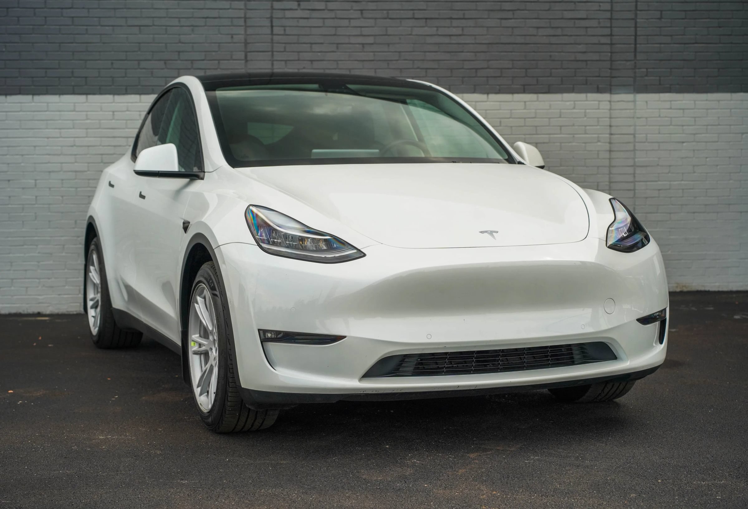 Used 2022 Tesla Model Y Long Range AWD/4WD image 3