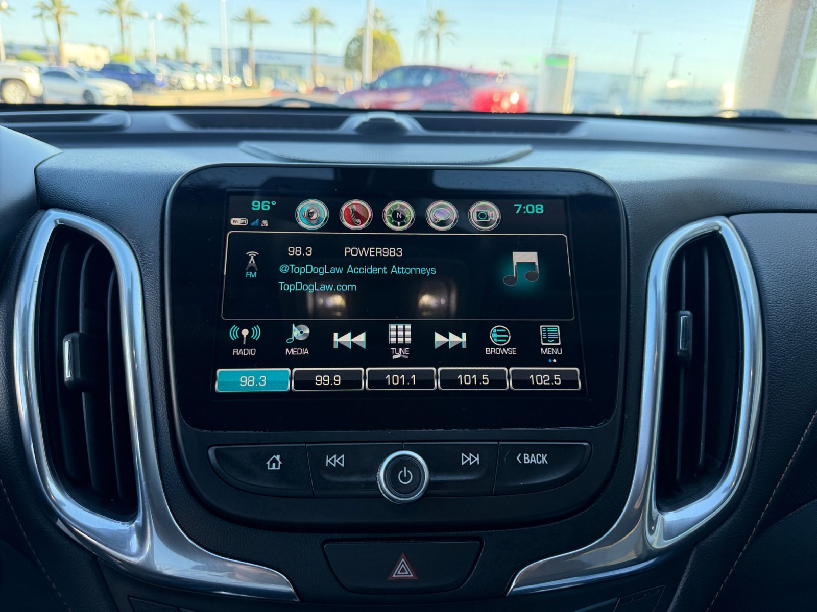 Used 2018 Chevrolet Equinox Premier FWD image 12
