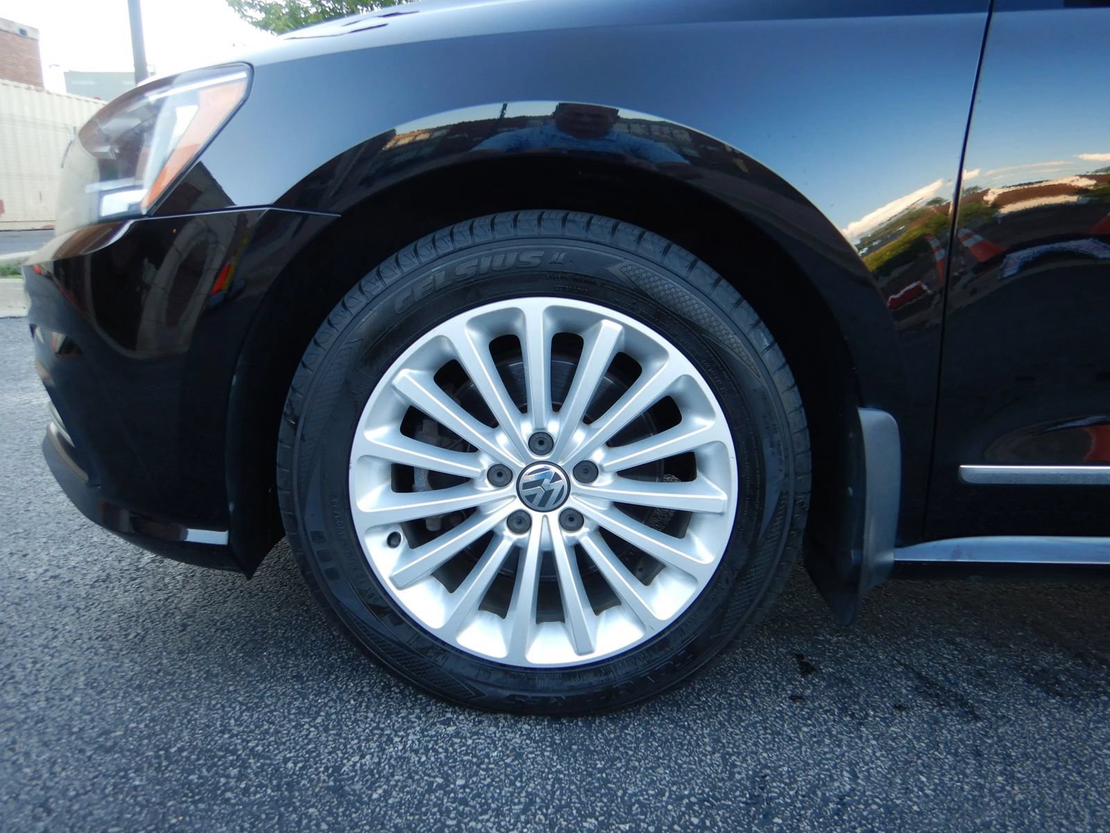 Used 2016 Volkswagen Passat 1.8T SE FWD image 27
