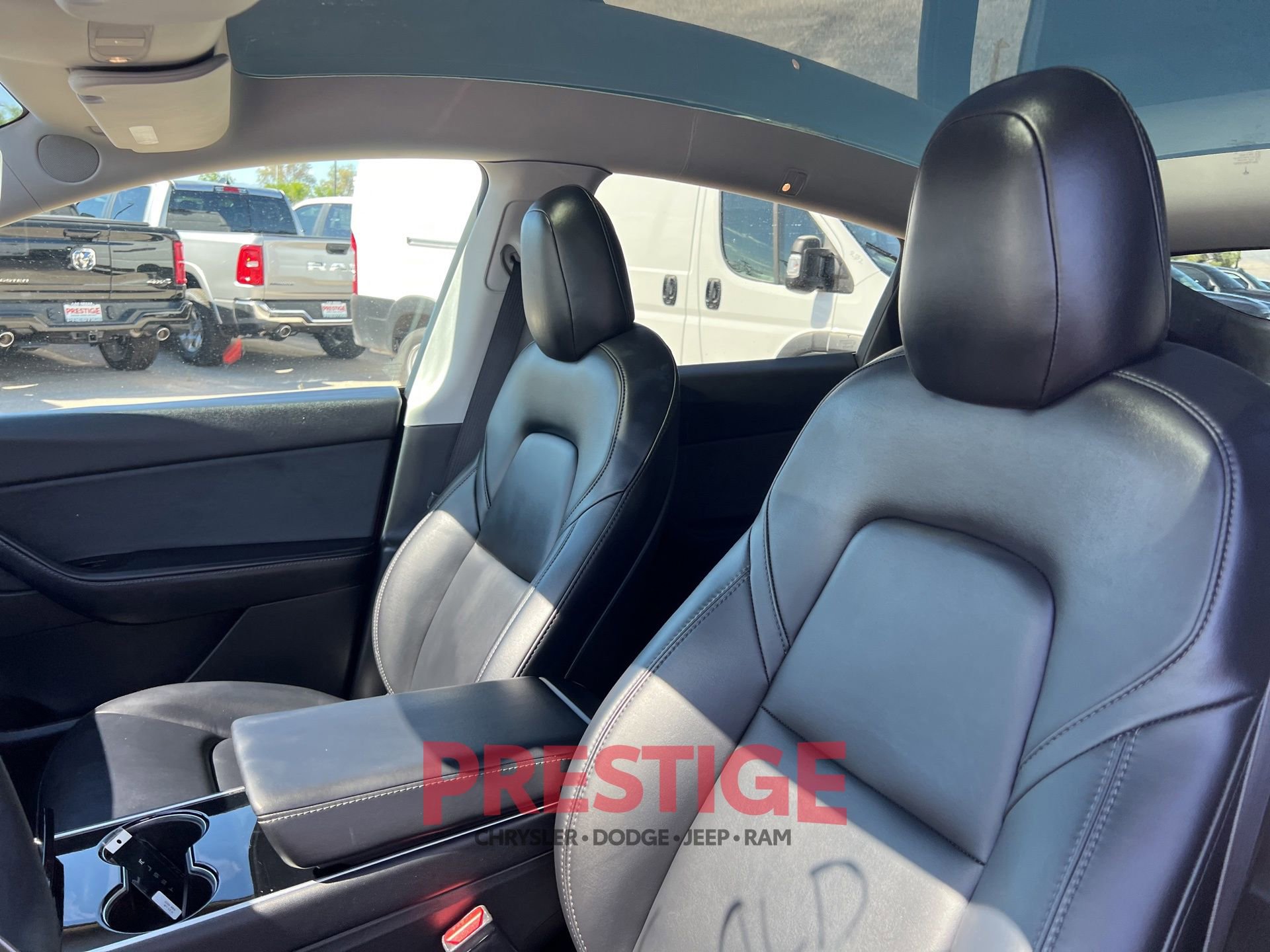 Used 2021 Tesla Model Y Long Range AWD/4WD image 27