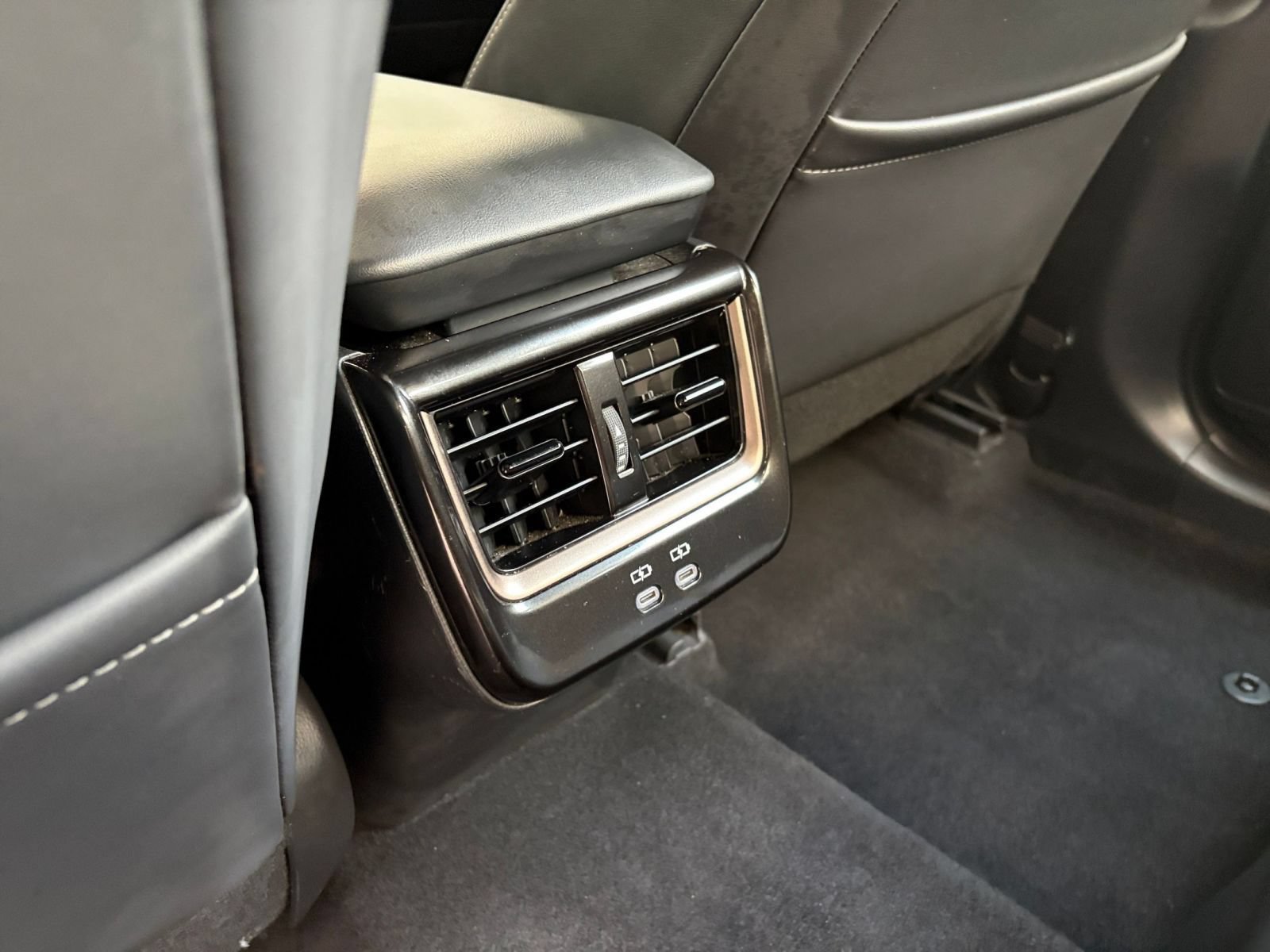 Used 2025 Toyota Crown AWD/4WD image 23