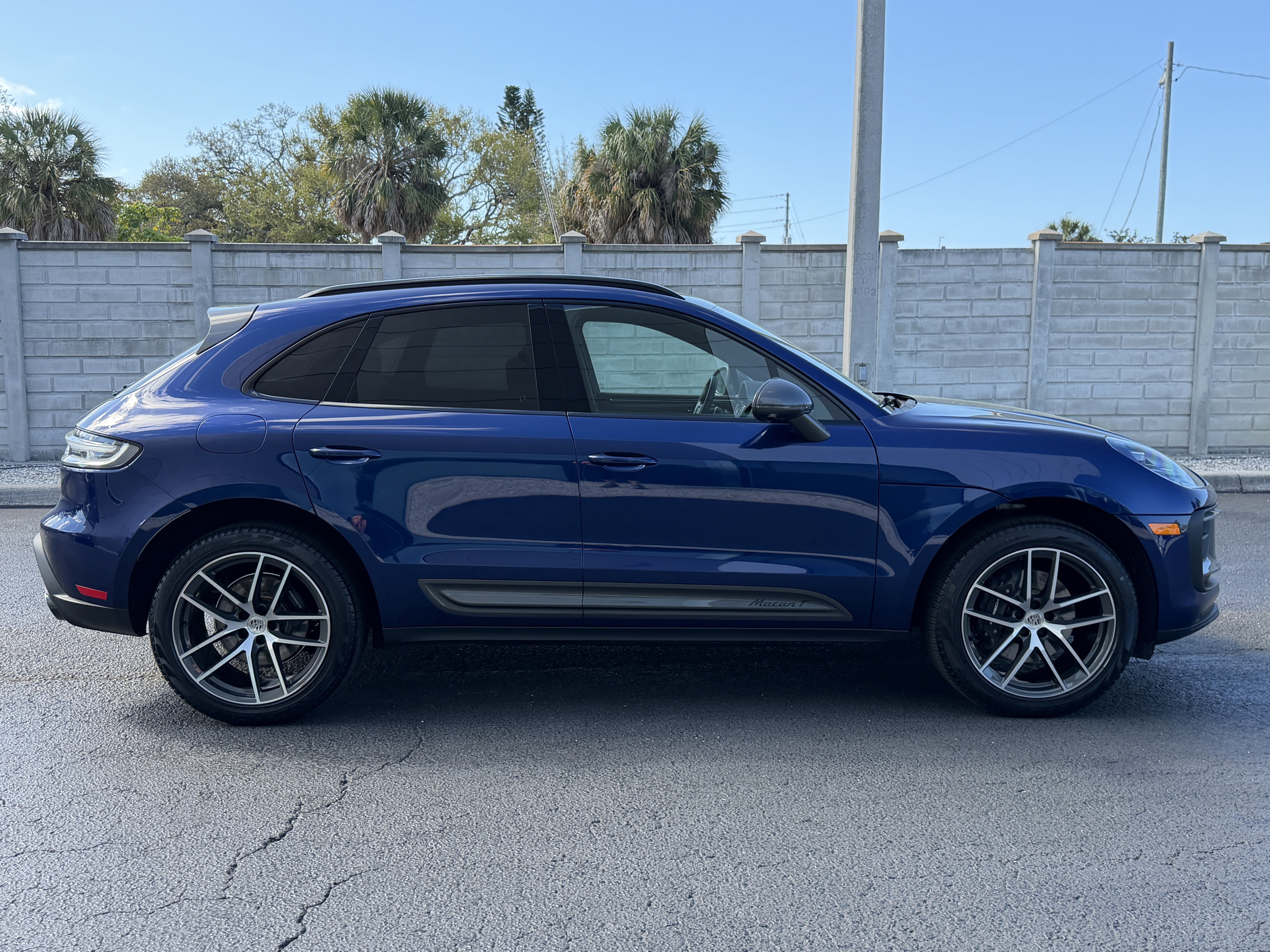 Certified 2025 Porsche Macan Turbo image 7
