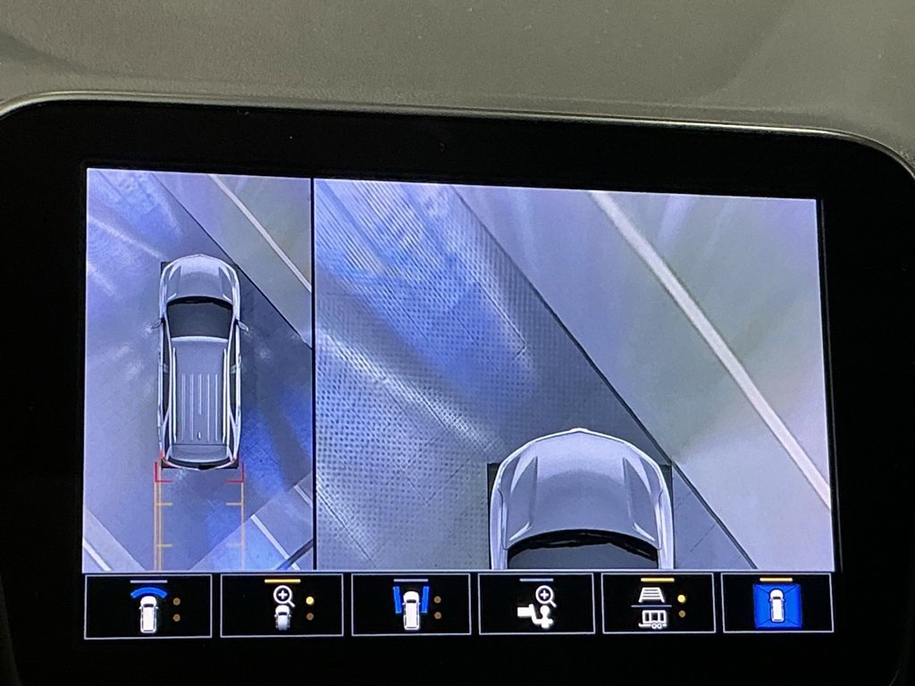 Used 2022 Chevrolet Equinox RS w/ RS Leather Package image 7