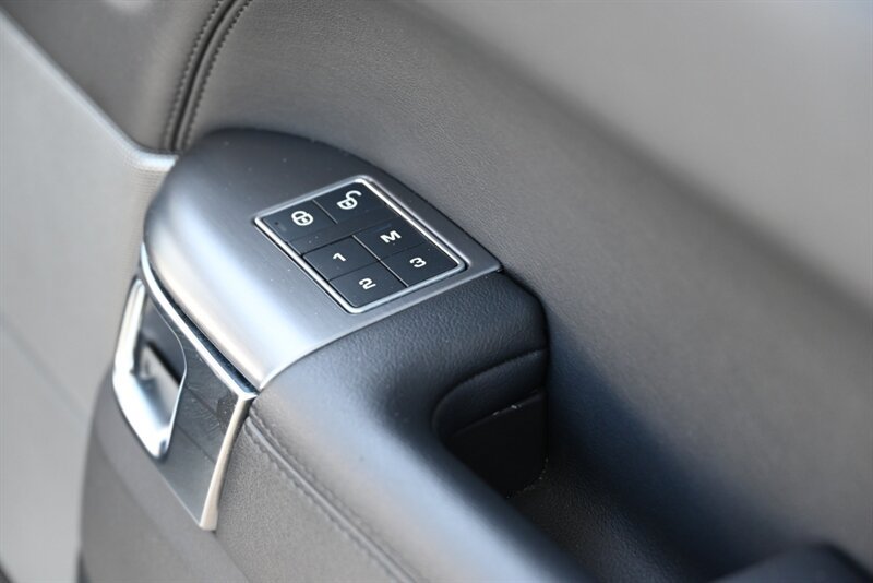 Used 2020 Land Rover Range Rover Sport SE AWD/4WD image 22