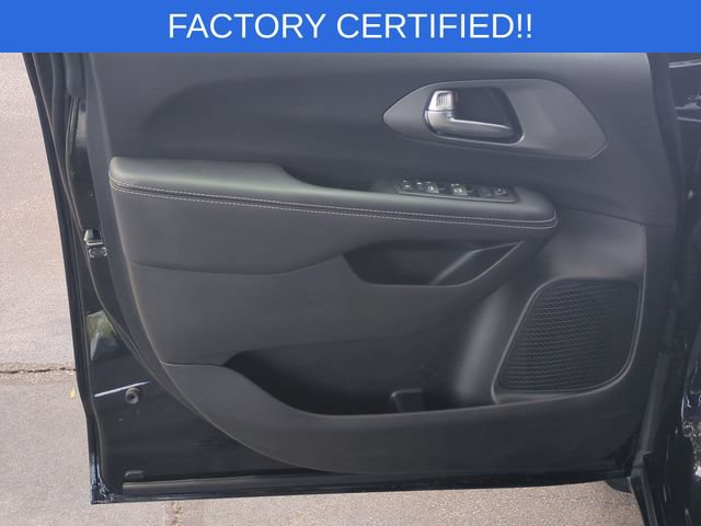 Used 2025 Chrysler Voyager LX FWD image 12