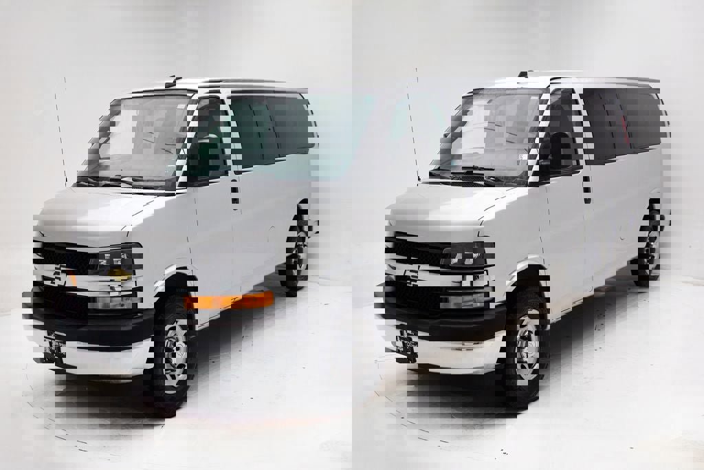 Used 2018 Chevrolet Express 3500 LT w/ LT Preferred Equipment Group video 2