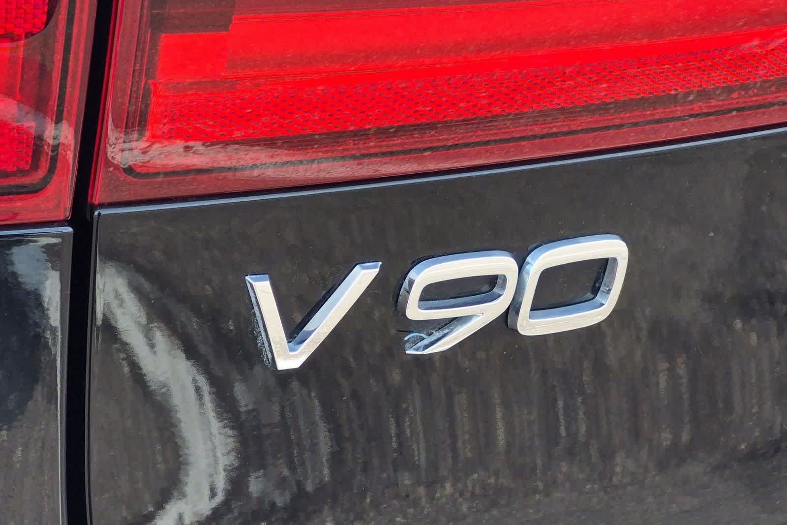 Used 2019 Volvo V90 T6 Cross Country AWD/4WD image 12