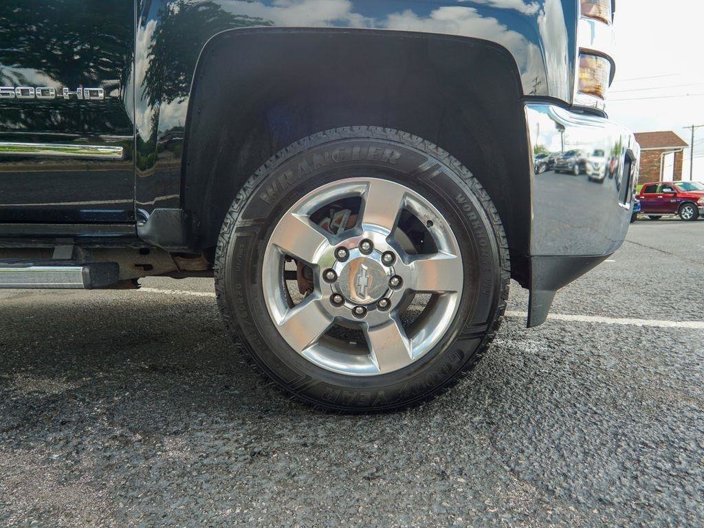 Used 2017 Chevrolet Silverado 2500 LTZ w/ Vortec Plus Package AWD/4WD image 12