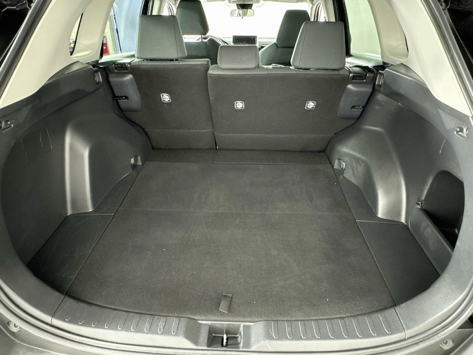 Certified 2025 Toyota RAV4 LE FWD image 25